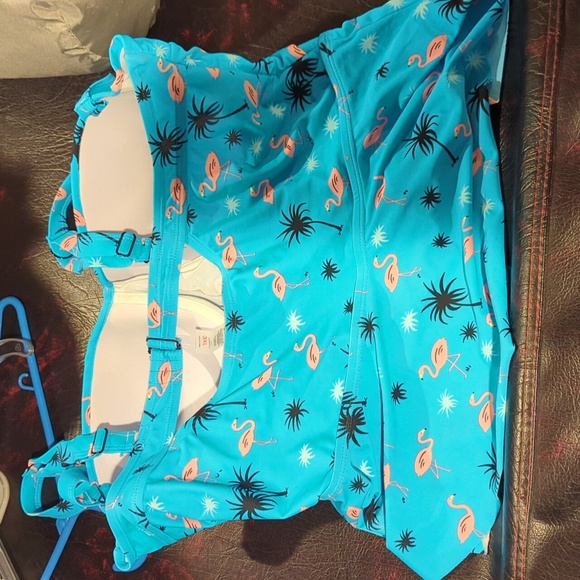 EUC adorable teal flamingo and palm tree tankini - Picture 4 of 4